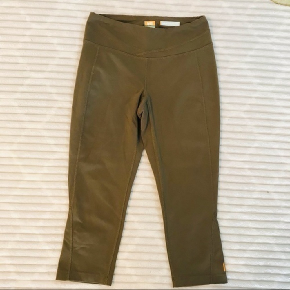 Lucy Activewear Powermax Hatha Collection Capri Leggings Olive Green Crop Small